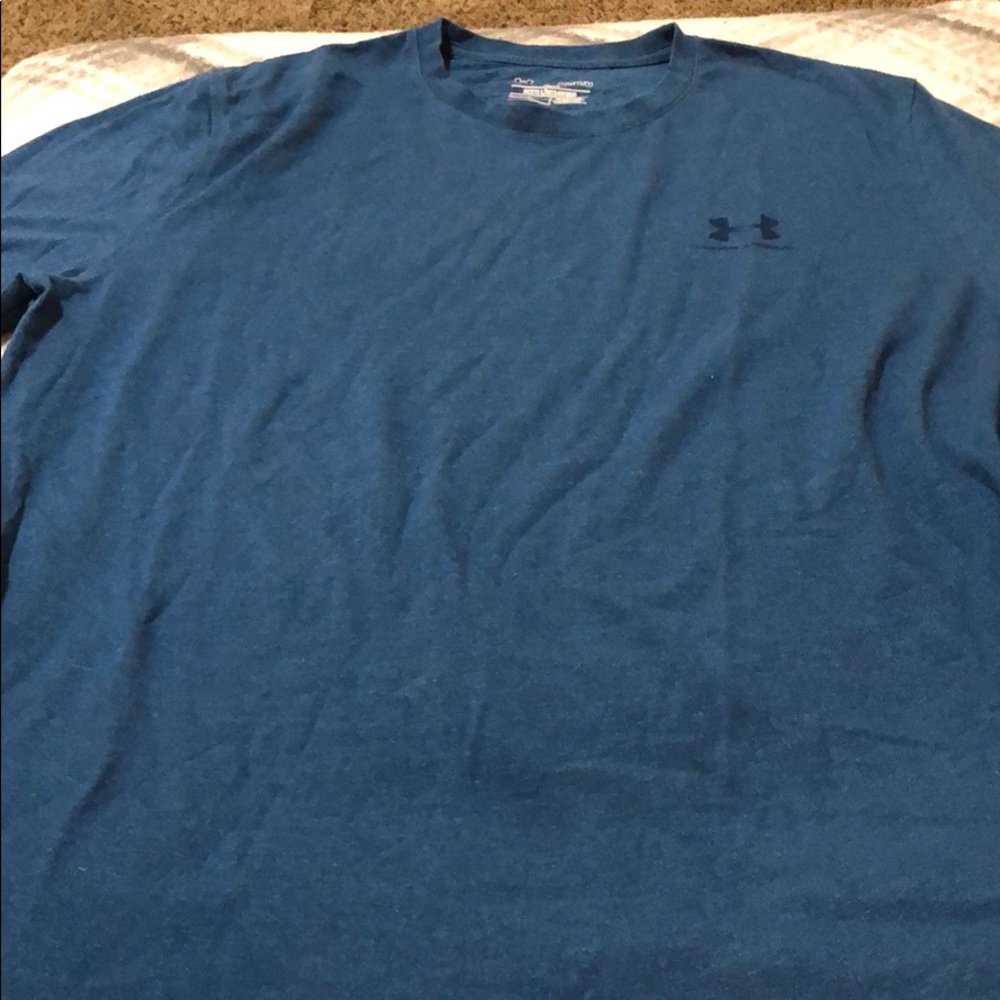 Under Armour T-shirt